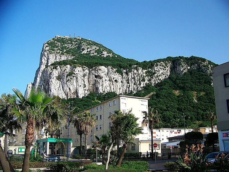 直布罗陀巨岩与Bayside周边建筑